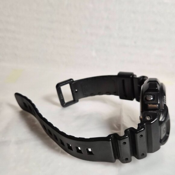 Casio G Shock Black and red - Picture 8 of 12